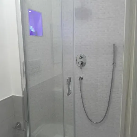Relais Borghese 2*