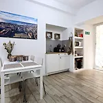 Relais Borghese 2*